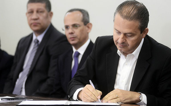 EDUARDO-CAMPOS-ASSINA