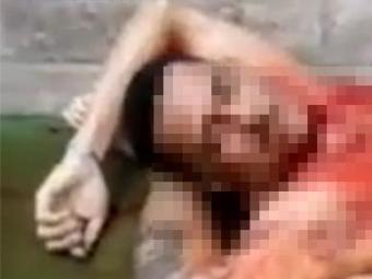 O vídeo, que contém cenas fortes, mostra em detalhes três rivais decapitados