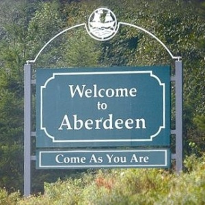 com-a-inscricao-come-as-you-are-placa-da-boas-vindas-aos-visitantes-de-aberdeen-berco-do-nirvana-1392390924361_300x300